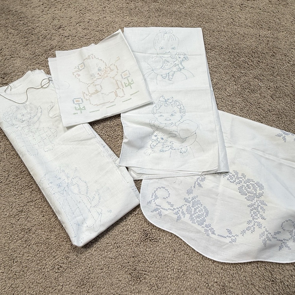 Lot 4 Vintage Embroidered Fabrics Crafts Kitten Floral Stamped Quilt Blocks
